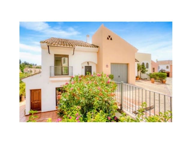 4 soveværelse Villa til salg i Los Arqueros - Puerto del Almendro, Benahavís med swimmingpool garage - € 975.000 (Ref: 9977031)