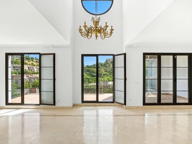 4 soveværelse Villa til salg i Los Arqueros - Puerto del Almendro, Benahavís med swimmingpool garage - € 975.000 (Ref: 9977031)