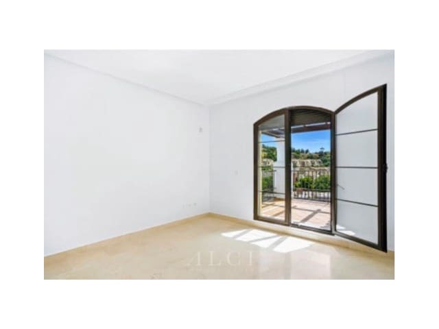 4 soveværelse Villa til salg i Los Arqueros - Puerto del Almendro, Benahavís med swimmingpool garage - € 975.000 (Ref: 9977031)