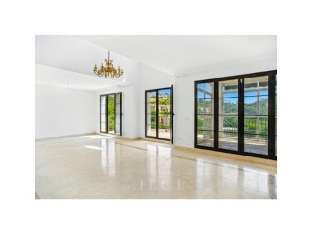 4 soveværelse Villa til salg i Los Arqueros - Puerto del Almendro, Benahavís med swimmingpool garage - € 975.000 (Ref: 9977031)