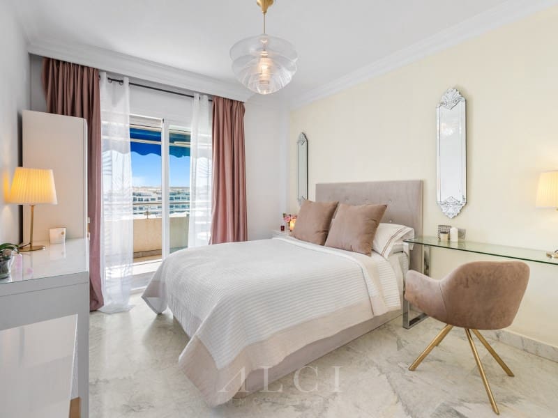 2 quarto Apartamento para venda em Nueva Andalucia com piscina - 885 000 € (Ref: 9990426)