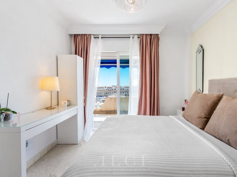 2 quarto Apartamento para venda em Nueva Andalucia com piscina - 885 000 € (Ref: 9990426)
