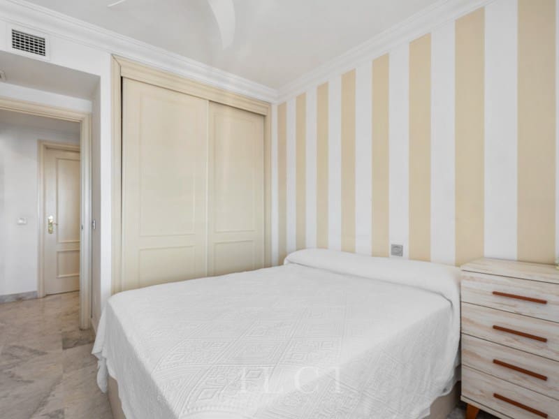 2 quarto Apartamento para venda em Nueva Andalucia com piscina - 885 000 € (Ref: 9990426)