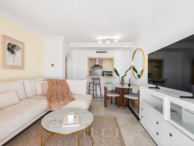 2 slaapkamer Flat te koop in Puerto Banus, Marbella met zwembad - € 885.000 (Ref: 9990426)