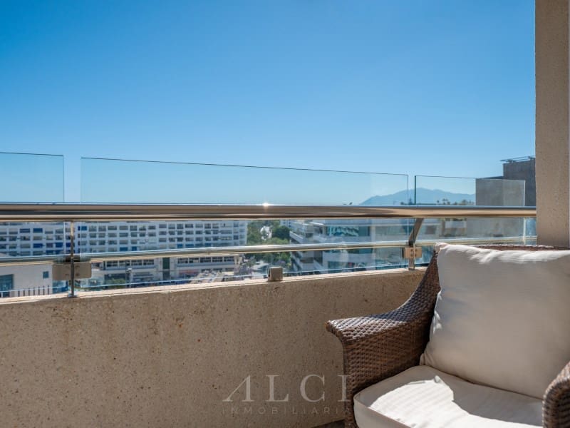 2 quarto Apartamento para venda em Nueva Andalucia com piscina - 885 000 € (Ref: 9990426)
