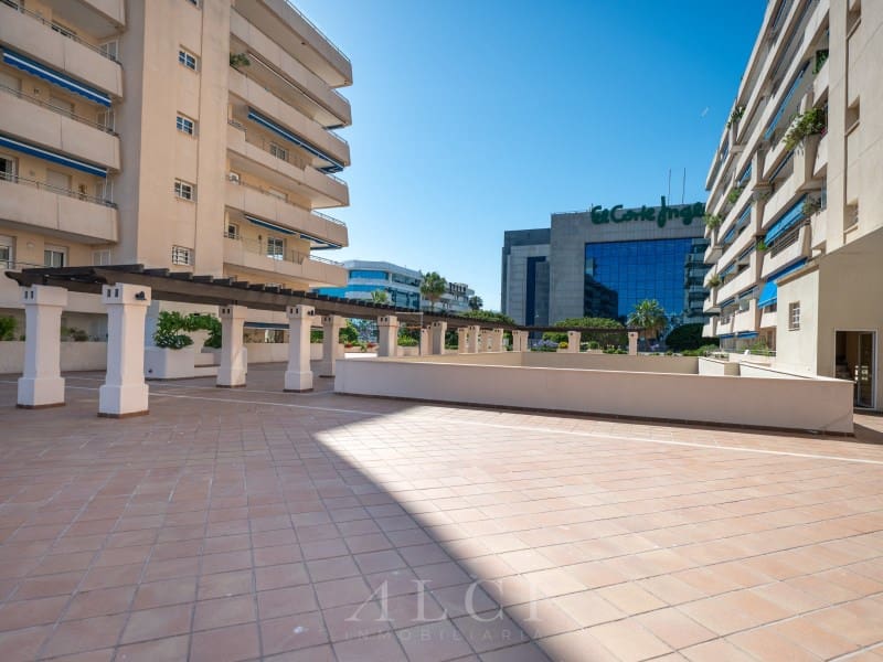 2 quarto Apartamento para venda em Nueva Andalucia com piscina - 885 000 € (Ref: 9990426)