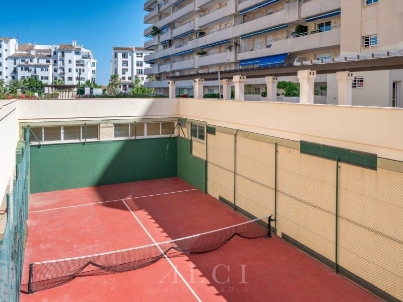 2 quarto Apartamento para venda em Nueva Andalucia com piscina - 885 000 € (Ref: 9990426)