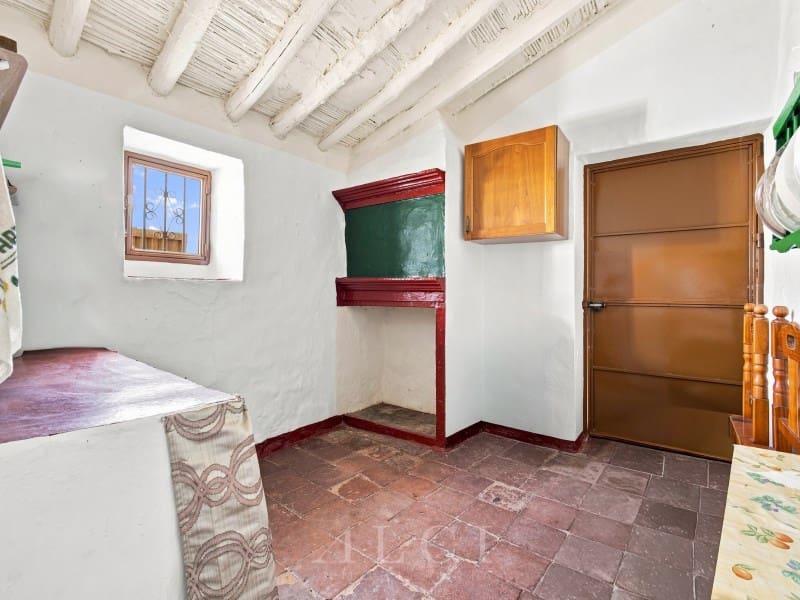 1 makuuhuone Maalaistalo myytävänä paikassa Canillas de Aceituno - 260 000 € (Ref: 9996843)