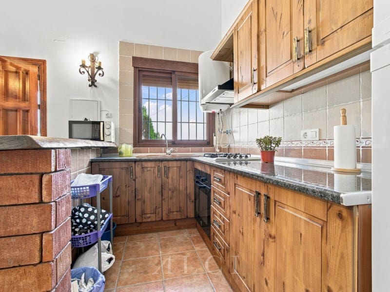 1 makuuhuone Maalaistalo myytävänä paikassa Canillas de Aceituno - 260 000 € (Ref: 9996843)