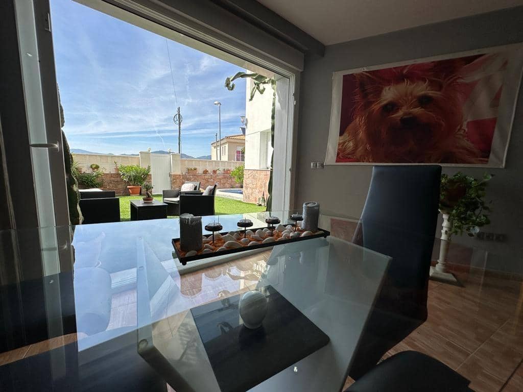 3 makuuhuone Rivitalo myytävänä paikassa Macael mukana uima-altaan - 199 000 € (Ref: 9630485)