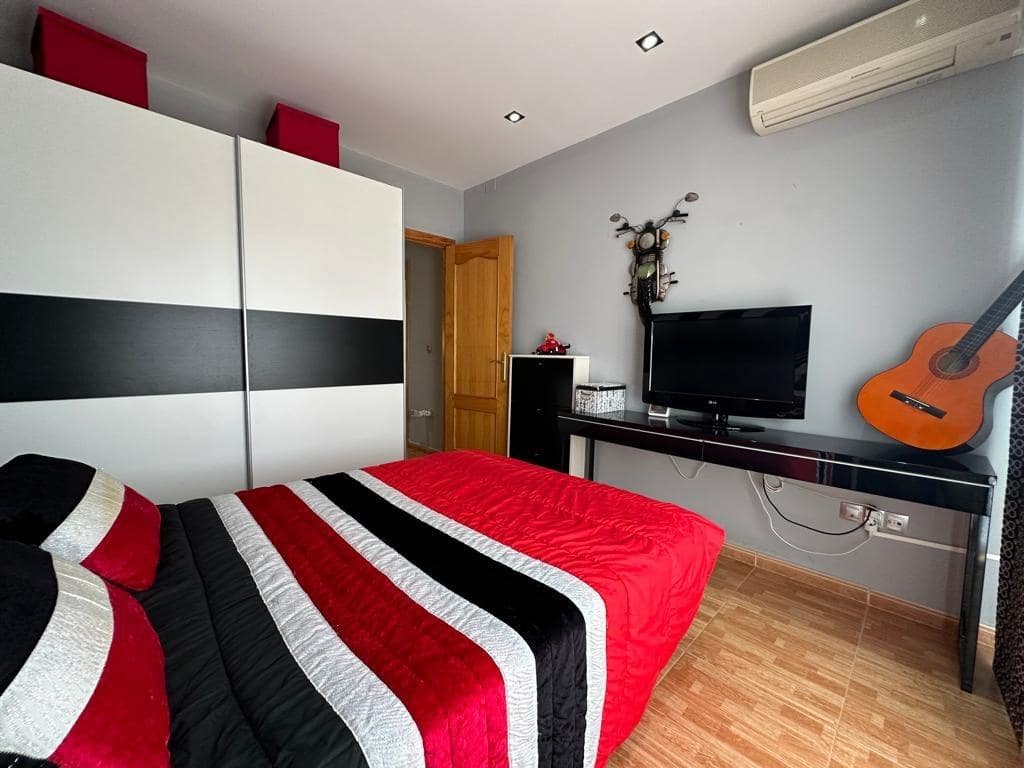 3 makuuhuone Rivitalo myytävänä paikassa Macael mukana uima-altaan - 199 000 € (Ref: 9630485)