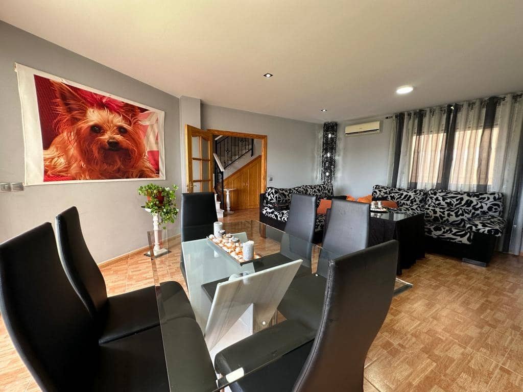 3 makuuhuone Rivitalo myytävänä paikassa Macael mukana uima-altaan - 199 000 € (Ref: 9630485)