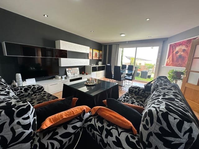 3 makuuhuone Rivitalo myytävänä paikassa Macael mukana uima-altaan - 199 000 € (Ref: 9630485)