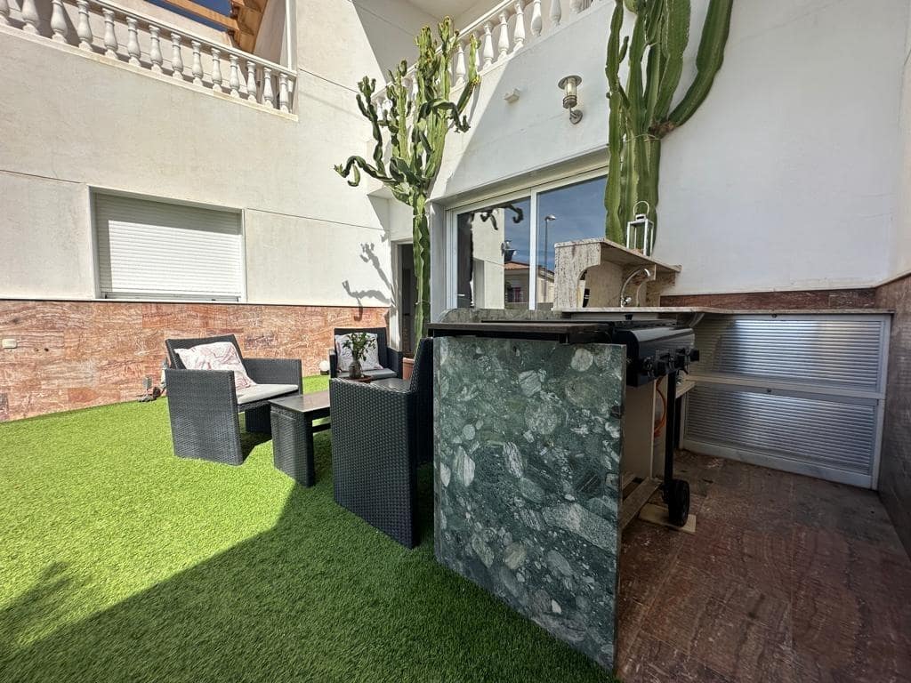 3 makuuhuone Rivitalo myytävänä paikassa Macael mukana uima-altaan - 199 000 € (Ref: 9630485)