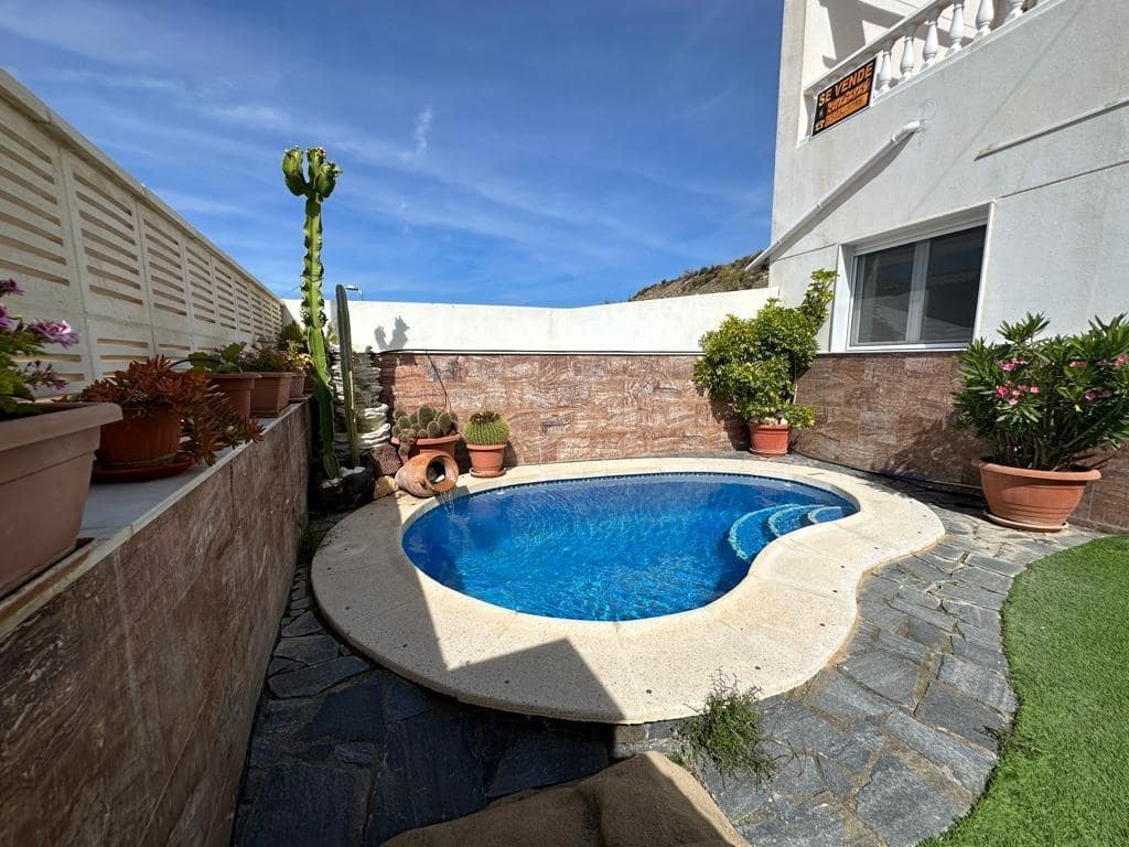 3 makuuhuone Rivitalo myytävänä paikassa Macael mukana uima-altaan - 199 000 € (Ref: 9630485)