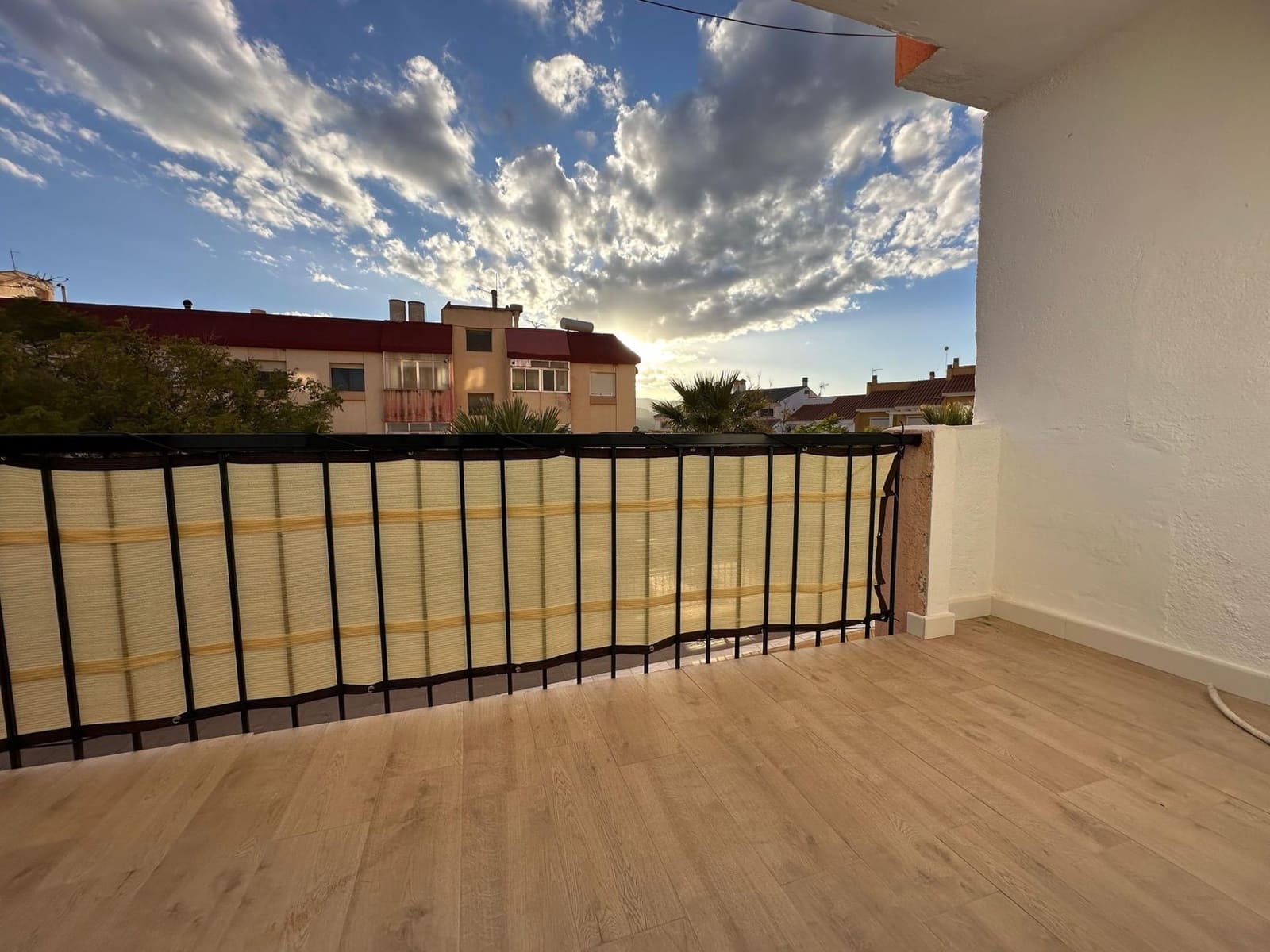 Appartement de 3 chambres à louer à Fines - 500 € (Ref: 9656193)