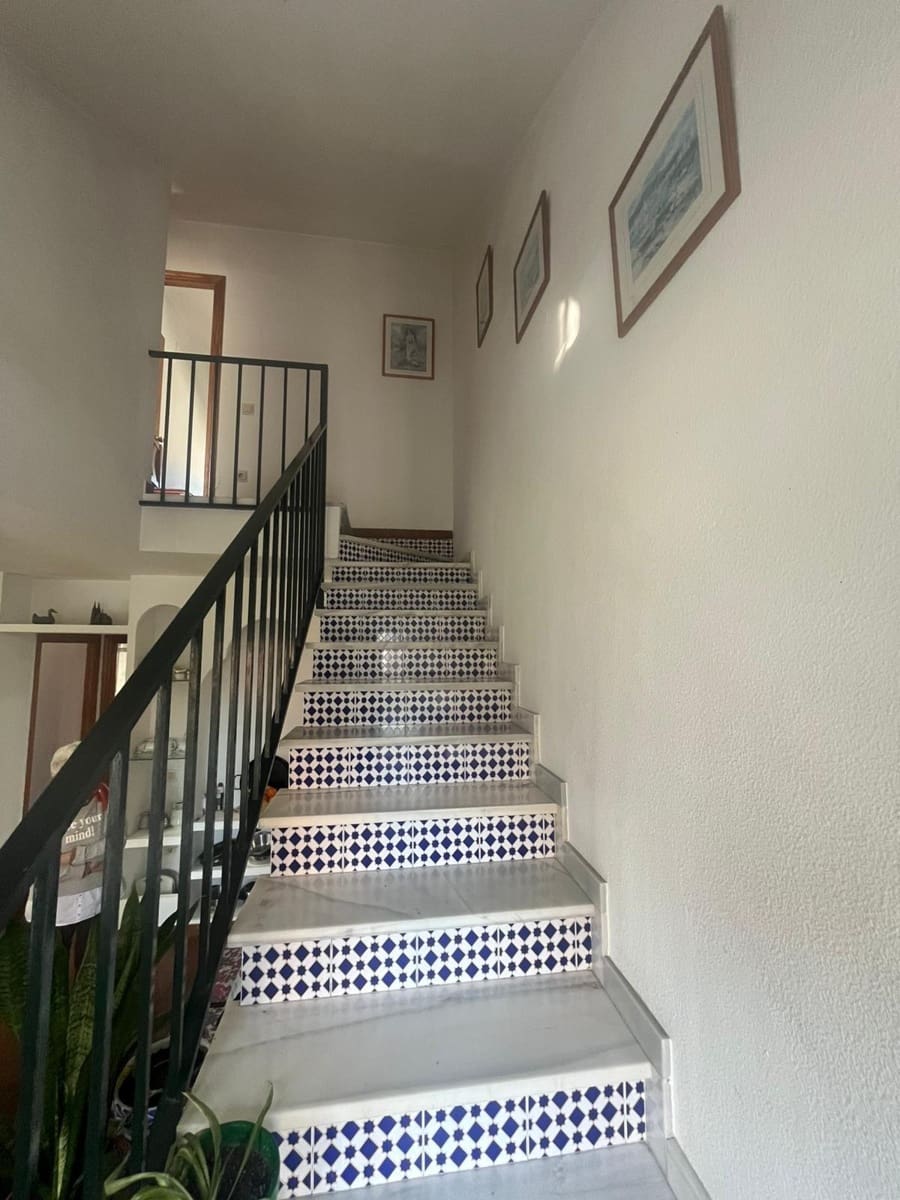 4 makuuhuone Paritalo myytävänä paikassa Nuevo Portil mukana uima-altaan - 354 900 € (Ref: 9456585)