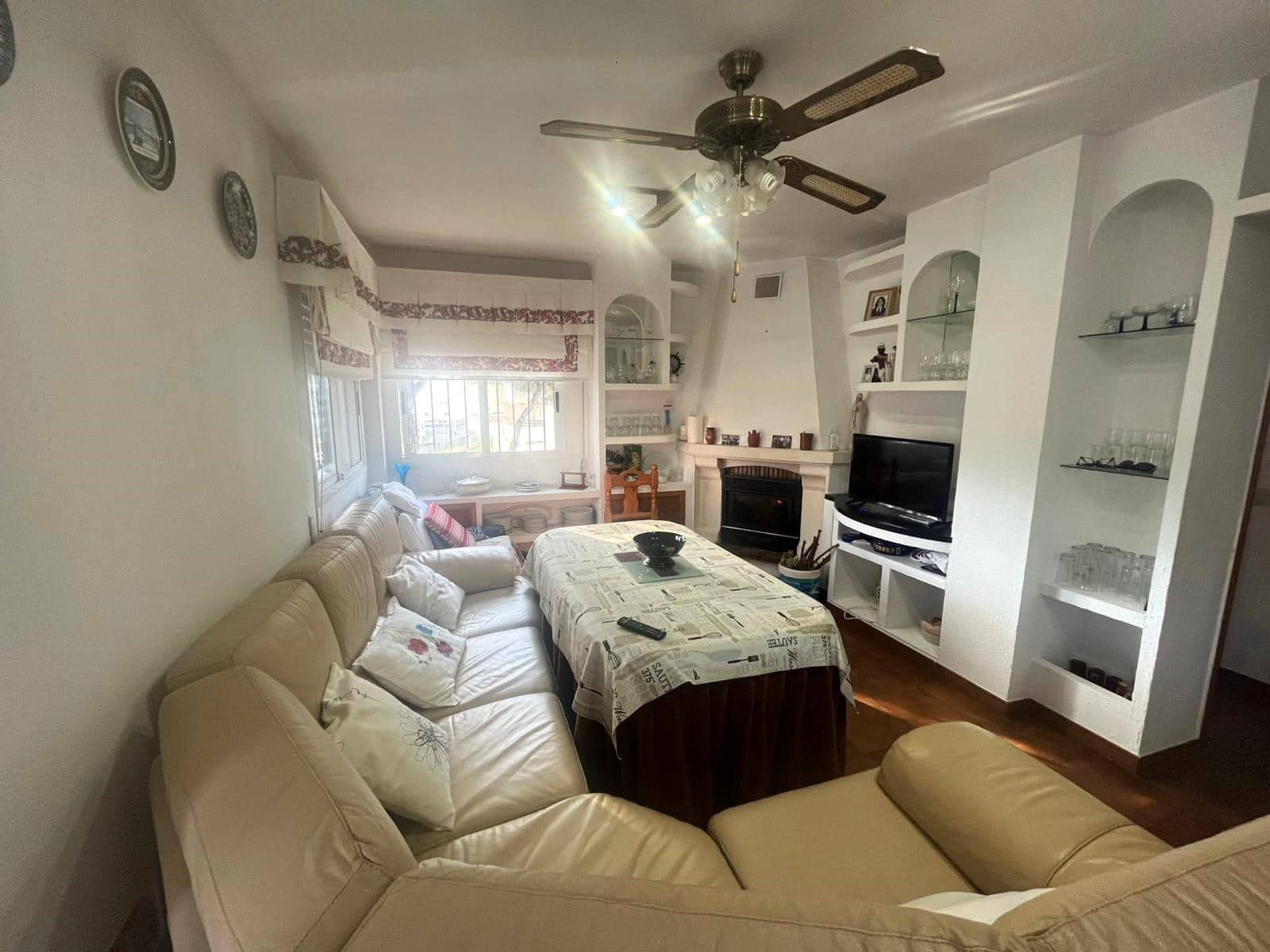 4 makuuhuone Paritalo myytävänä paikassa Nuevo Portil mukana uima-altaan - 354 900 € (Ref: 9456585)