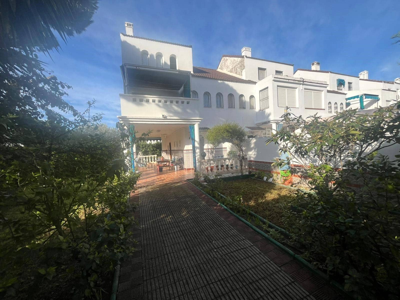 4 makuuhuone Paritalo myytävänä paikassa Nuevo Portil mukana uima-altaan - 354 900 € (Ref: 9456585)