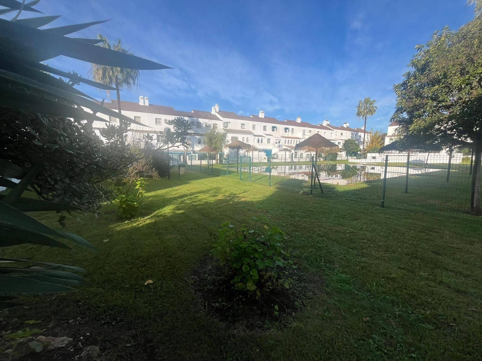 4 makuuhuone Paritalo myytävänä paikassa Nuevo Portil mukana uima-altaan - 354 900 € (Ref: 9456585)