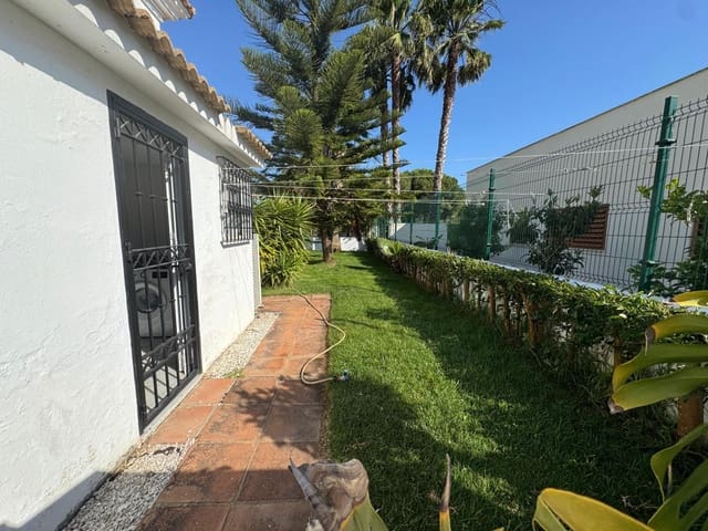 4 bedroom Villa for sale in El Portil, Punta Umbría with pool garage - € 578,900 (Ref: 9456592)