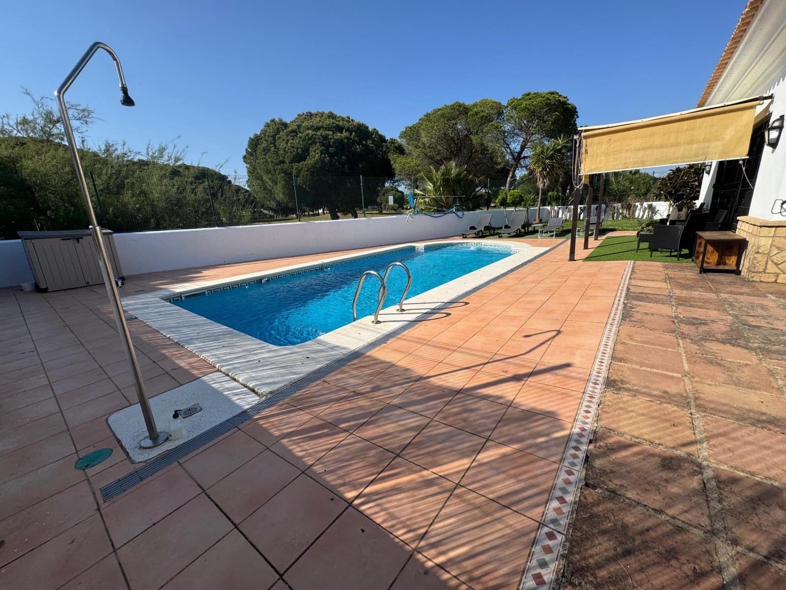 4 bedroom Villa for sale in El Portil with pool garage - € 578,900 (Ref: 9456592)