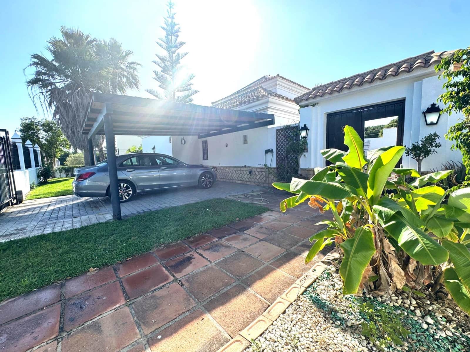 4 bedroom Villa for sale in El Portil with pool garage - € 578,900 (Ref: 9456592)