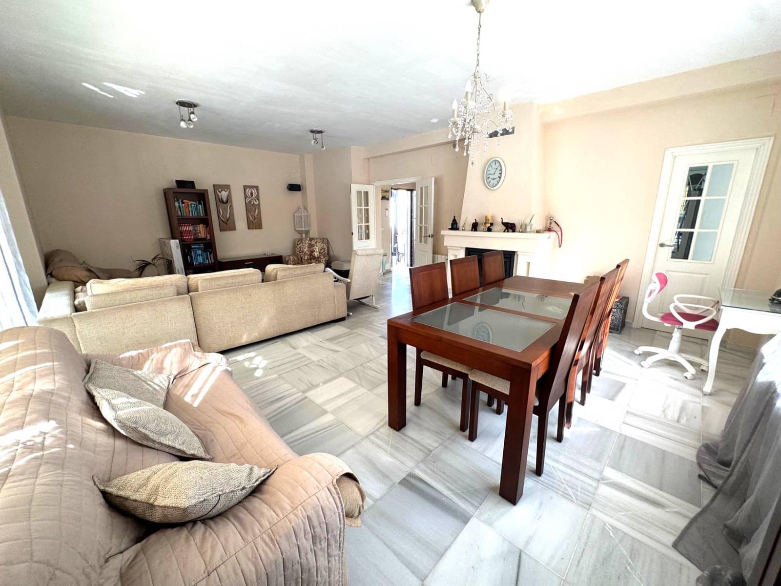 4 bedroom Villa for sale in El Portil with pool garage - € 578,900 (Ref: 9456592)