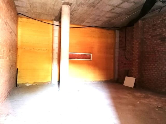 Commercial for rent in Huelva city - € 600 (Ref: 9456593)