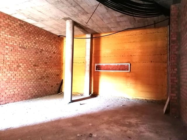 Commercial for rent in Huelva city - € 600 (Ref: 9456593)