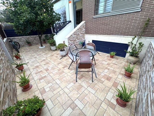 4 makuuhuone Rivitalo myytävänä paikassa Punta Umbría mukana uima-altaan 
autotalli - 399 900 € (Ref: 9456595)