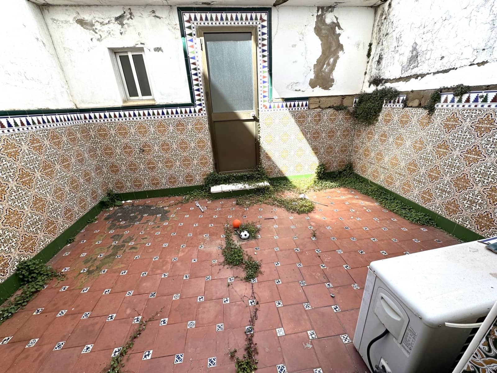 Office for sale in Punta Umbria - € 139,900 (Ref: 9456608)