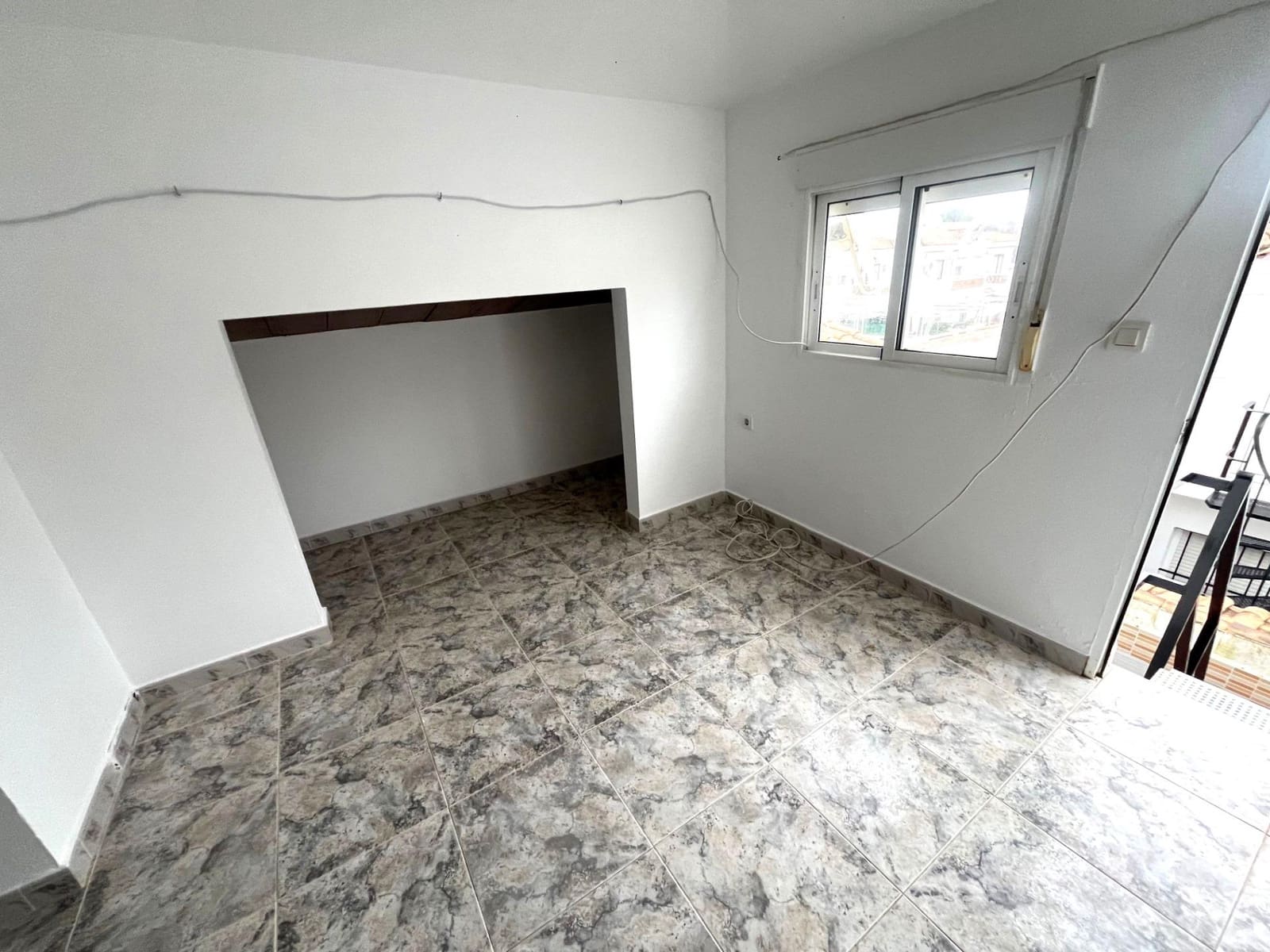 3 sypialnia Dom szeregowy na sprzedaż w Nuevo Portil z basenem garażem - 288 500 € (Ref: 9571172)