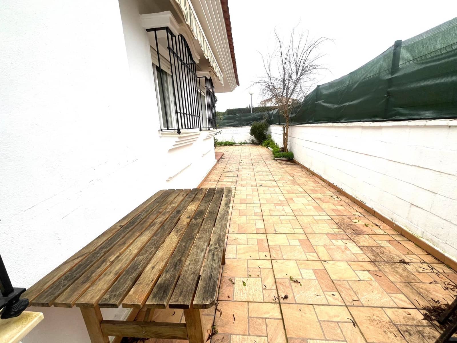 3 sypialnia Dom szeregowy na sprzedaż w Nuevo Portil z basenem garażem - 288 500 € (Ref: 9571172)