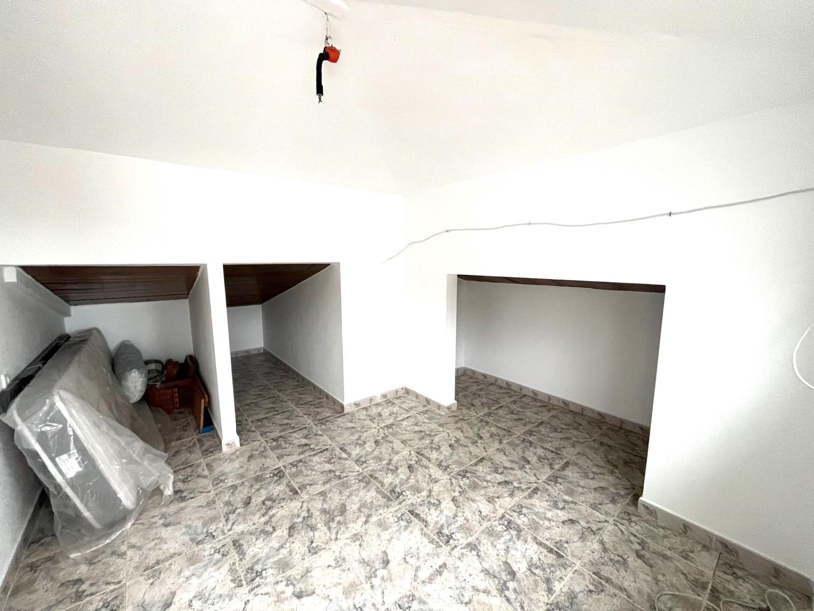 3 sypialnia Dom szeregowy na sprzedaż w Nuevo Portil z basenem garażem - 288 500 € (Ref: 9571172)