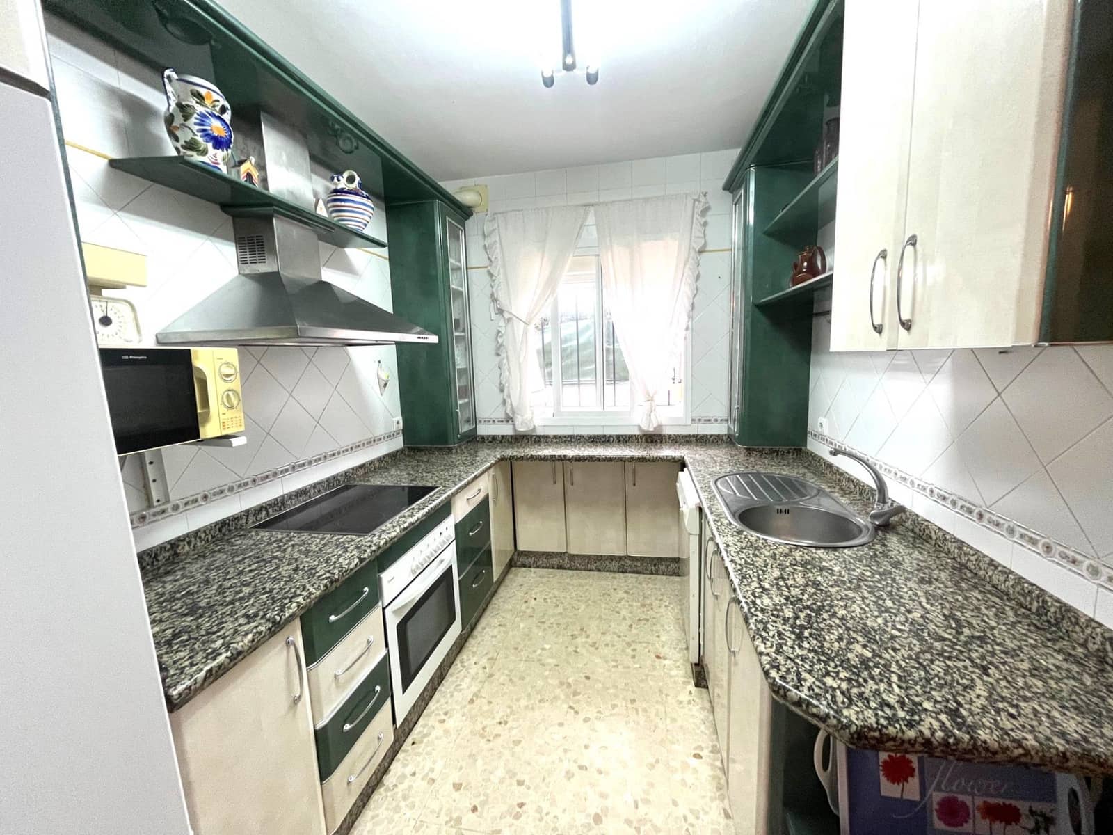 3 sypialnia Dom szeregowy na sprzedaż w Nuevo Portil z basenem garażem - 288 500 € (Ref: 9571172)