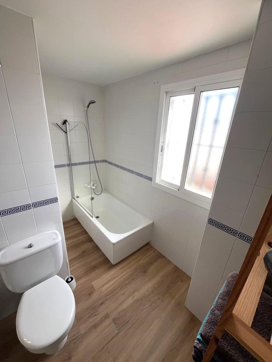 2 bedroom Apartment for rent in Nuevo Portil with pool garage - € 1,000 (Ref: 9586507)