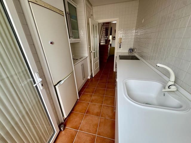 4 Zimmer Villa zu verkaufen in Punta Umbría mit Garage - 775.000 € (Ref: 9591288)