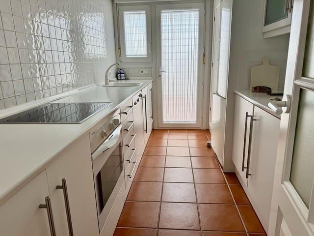 4 Zimmer Villa zu verkaufen in Punta Umbría mit Garage - 775.000 € (Ref: 9591288)