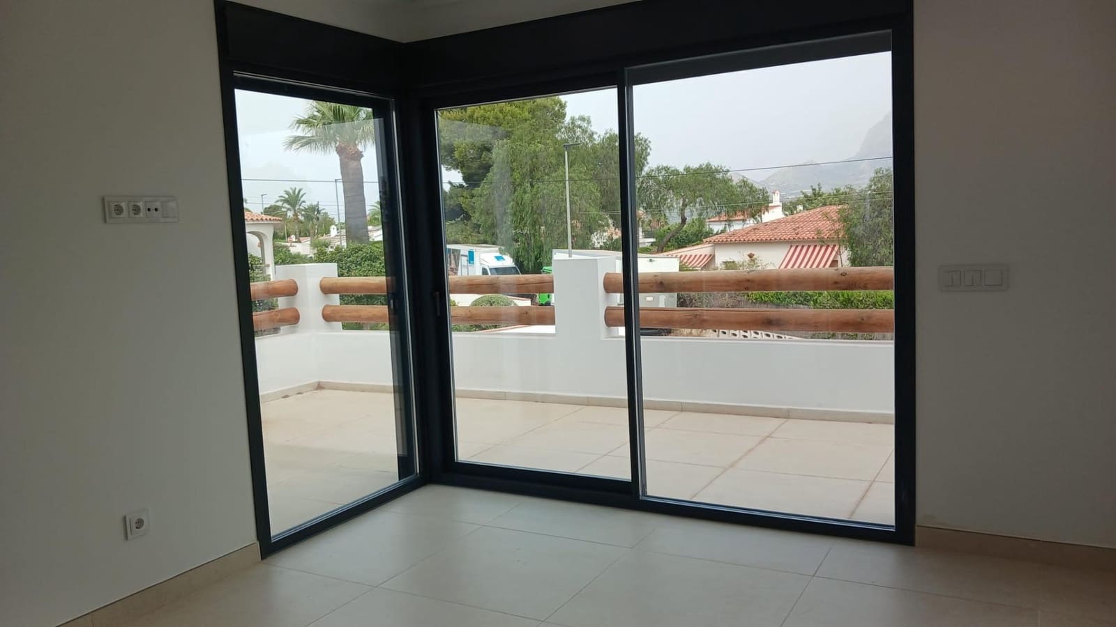 Chalet de 4 habitaciones en Albir en venta con piscina garaje - 1.195.000 € (Ref: 10005679)