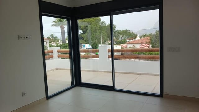 Chalet de 4 habitaciones en Albir, Alfaz del Pi / L'Alfàs del Pi en venta con piscina garaje - 1.195.000 € (Ref: 10005679)