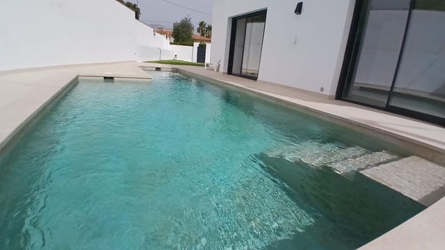 Chalet de 4 habitaciones en Albir, Alfaz del Pi / L'Alfàs del Pi en venta con piscina garaje - 1.195.000 € (Ref: 10005679)