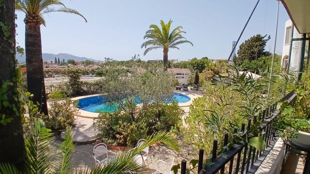 6 soveværelse Villa til salg i Alfaz del Pi / L'Alfàs del Pi med swimmingpool - € 850.000 (Ref: 10017568)
