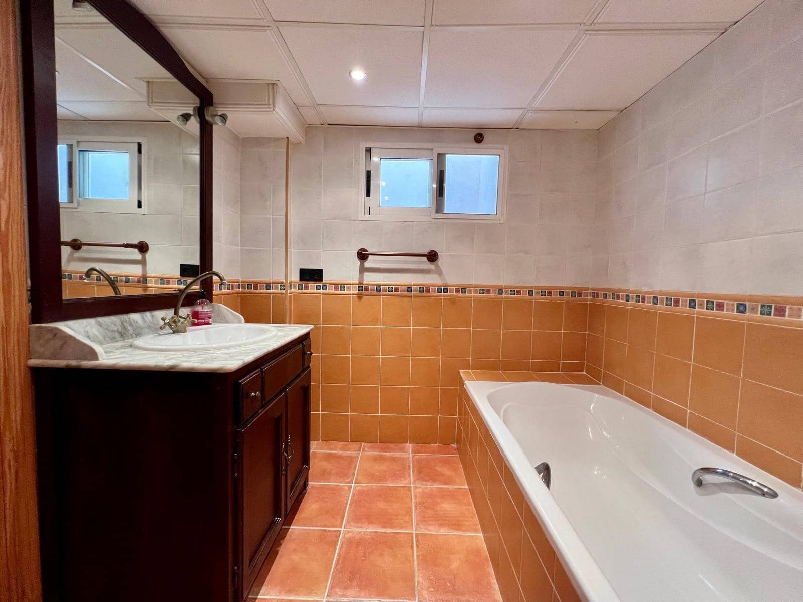 6 camera da letto Villa da affittare in Barranco Hondo con piscina garage - 3.900 € (Rif: 10037492)