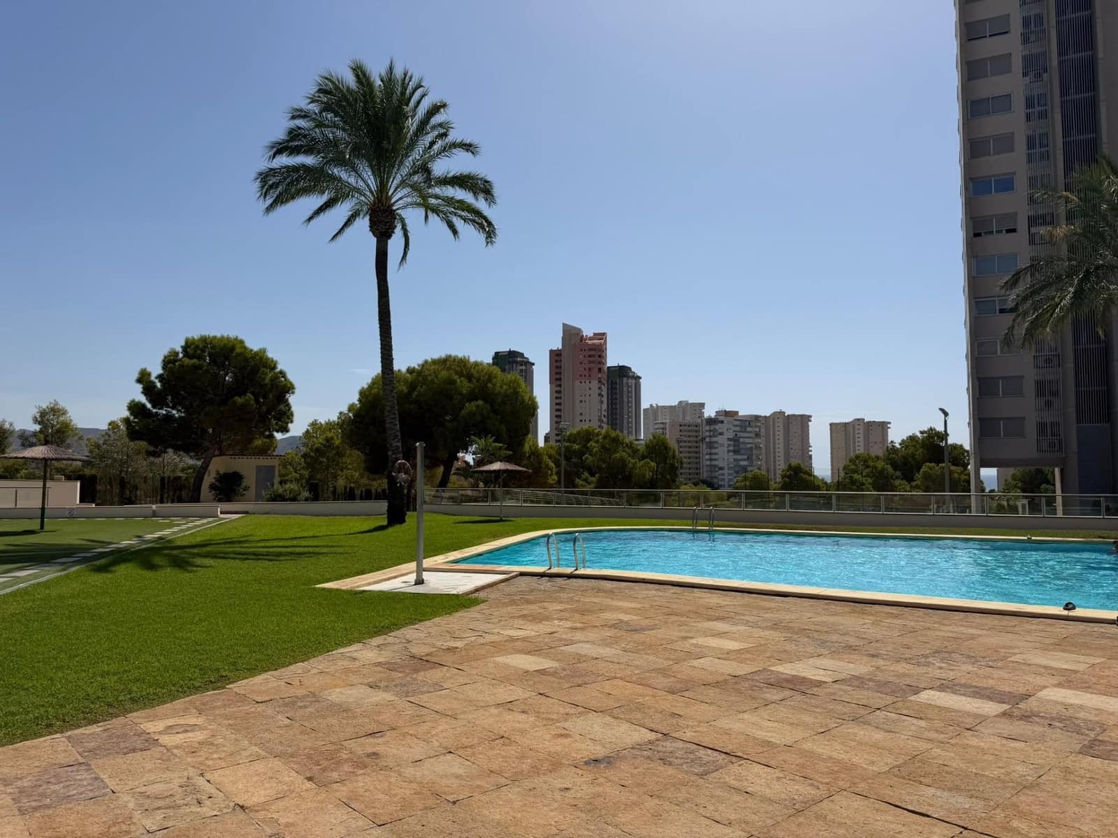 2 soveværelse Lejlighed til salg i Benidorm med swimmingpool garage - € 287.000 (Ref: 10055353)