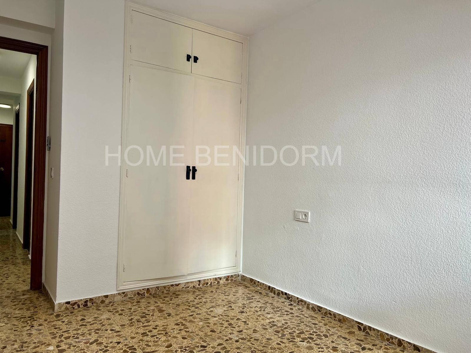 3 slaapkamer Flat te huur in Benidorm - € 1.250 (Ref: 10094752)