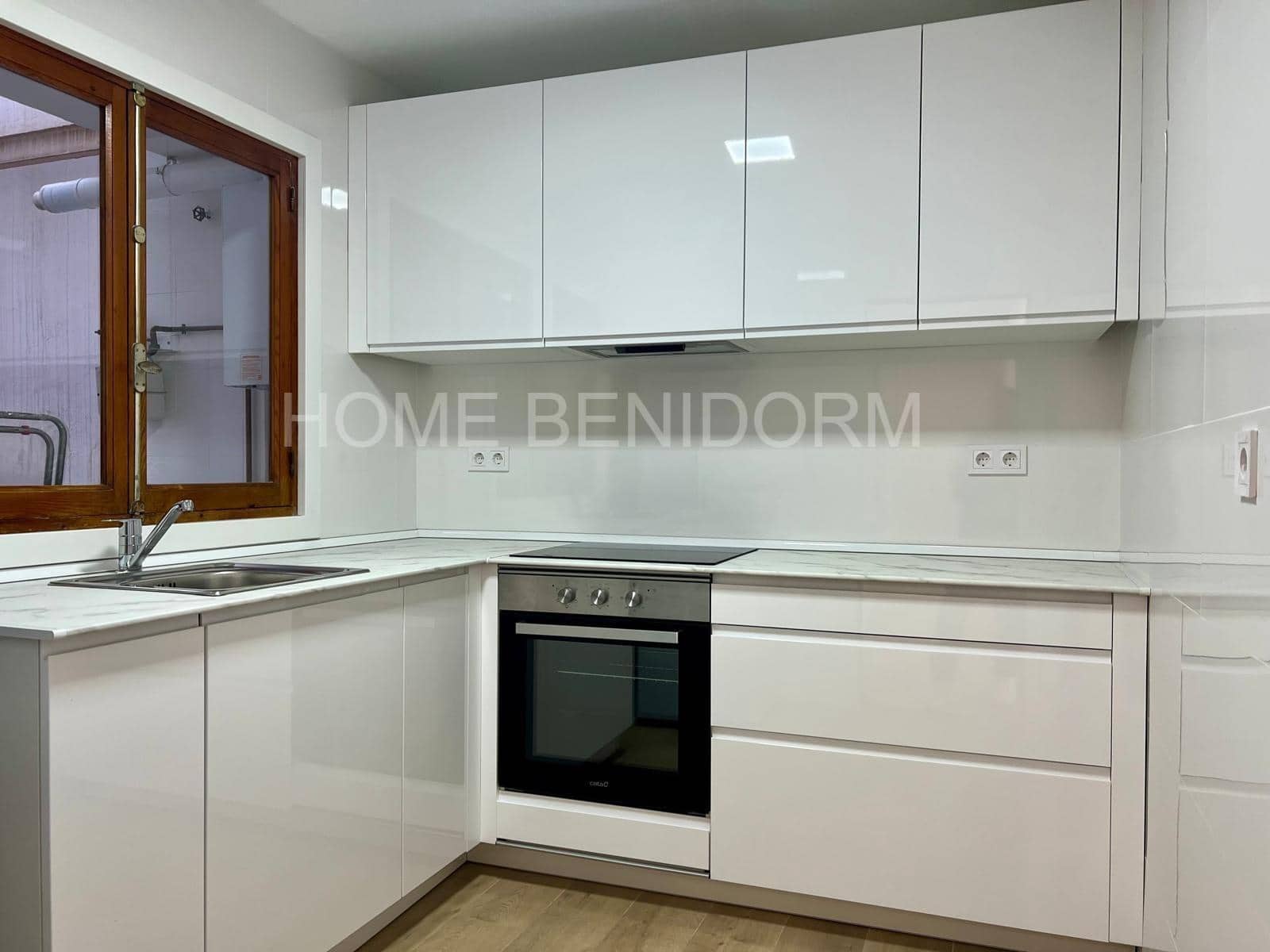 3 slaapkamer Flat te huur in Benidorm - € 1.250 (Ref: 10094752)
