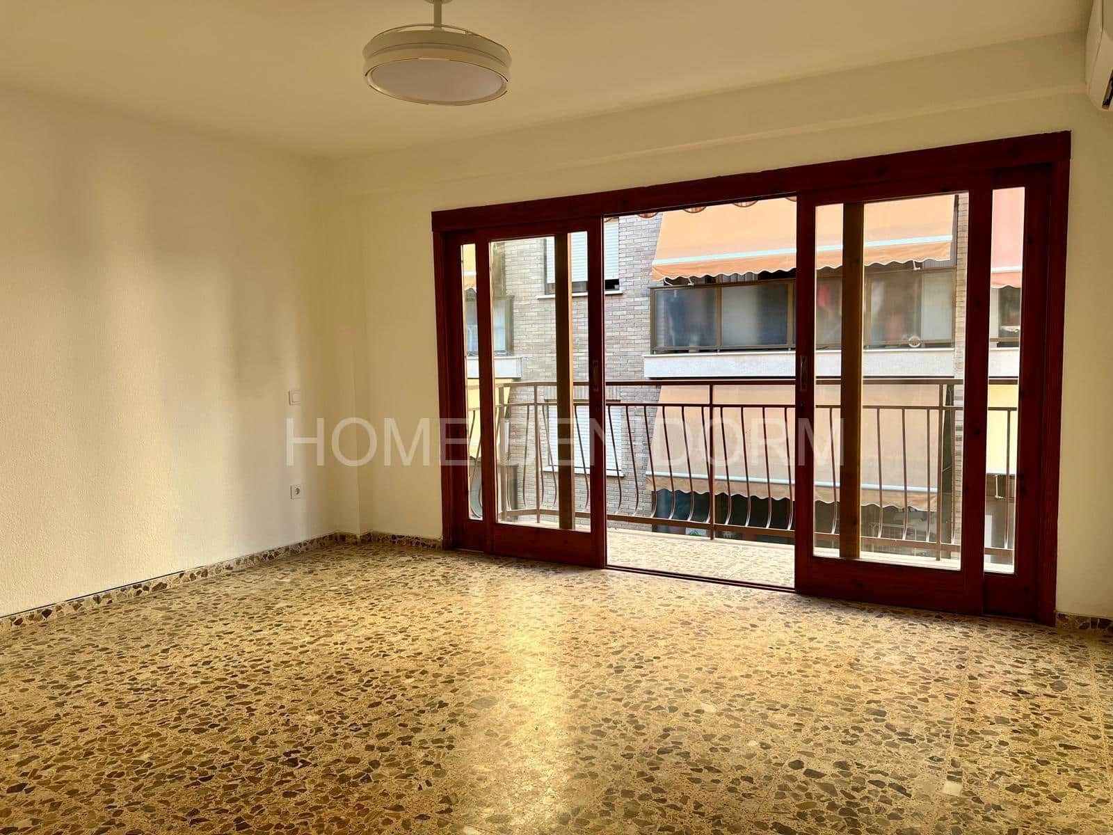 3 slaapkamer Flat te huur in Benidorm - € 1.250 (Ref: 10094752)