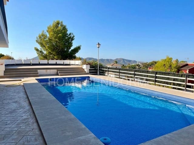 4 quarto Moradia para venda em La Nucia com piscina garagem - 889 000 € (Ref: 10109759)