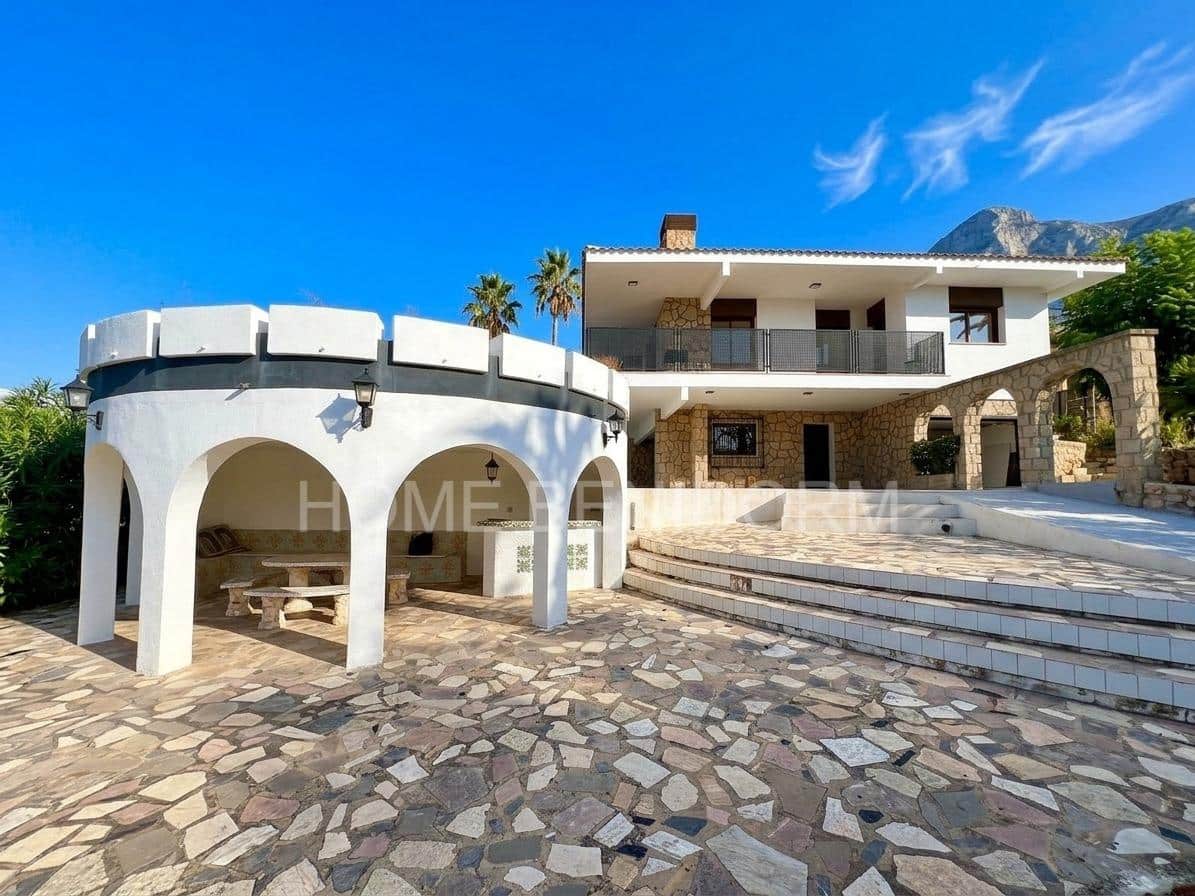4 soveværelse Villa til salg i La Nucia med swimmingpool garage - € 889.000 (Ref: 10109759)